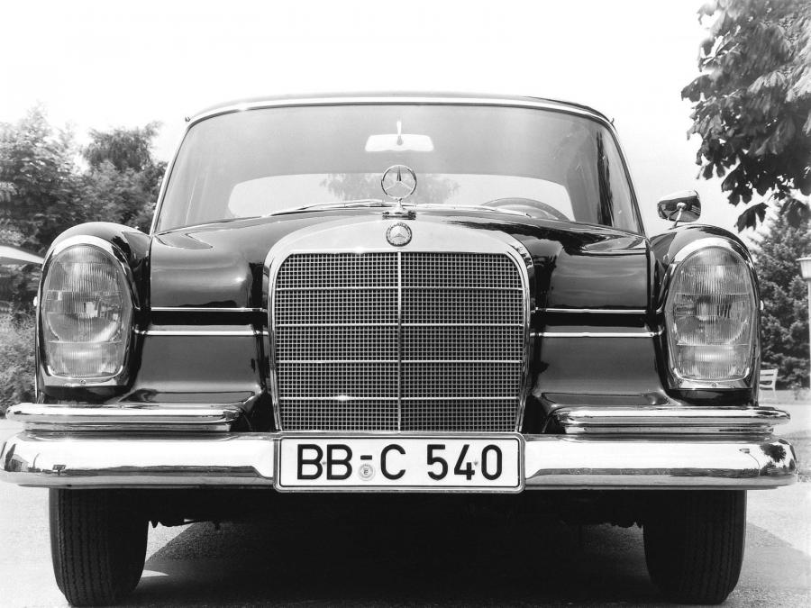  Mercedes-Benz 300 SE 1961 года  (фото 3 из 8)